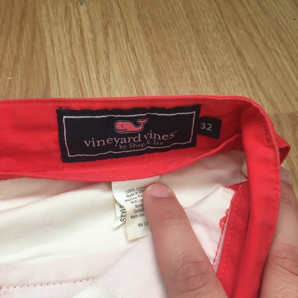 men’s vineyard vines shorts - Picture 2 of 2